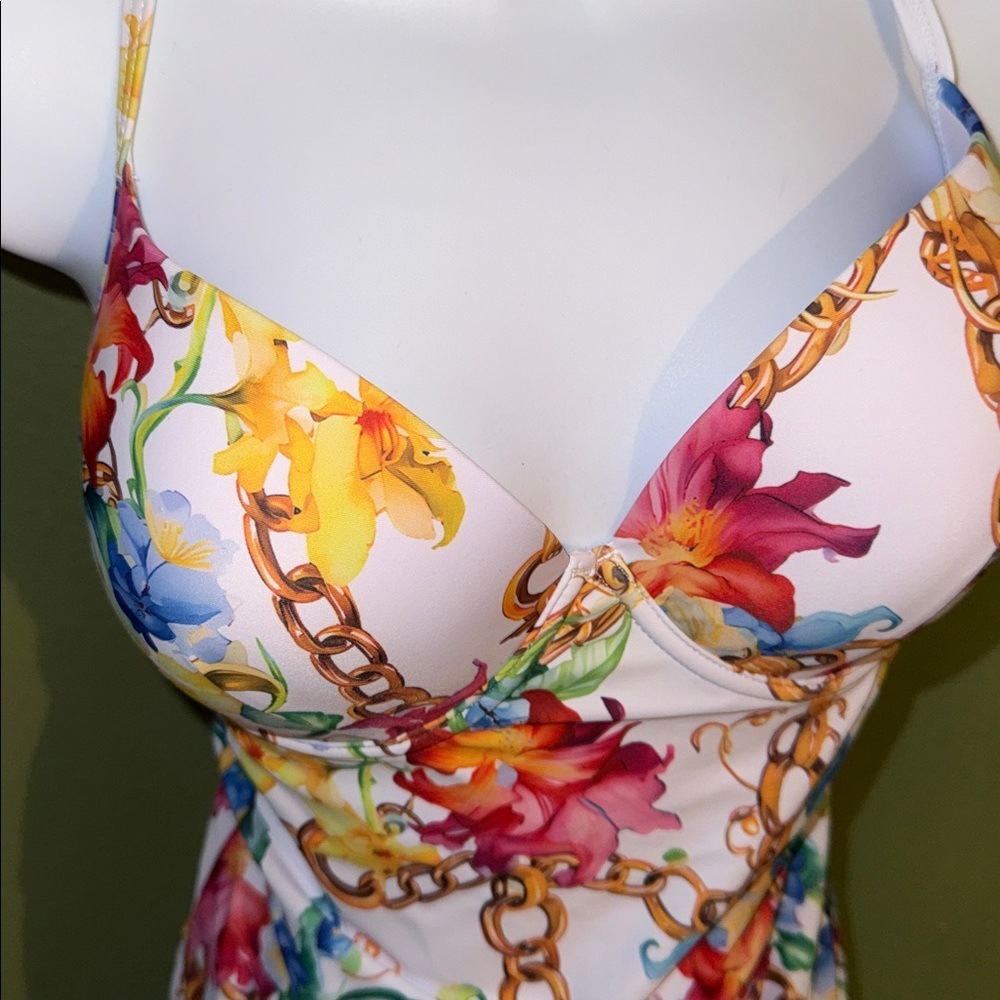 Women’s Floral Chain Print One-Piece Swimsuit - Picture 4 of 6